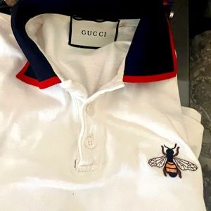 Gucci white polo shirt BEE LOGO equivalent of men’s medium 500$ MSRP